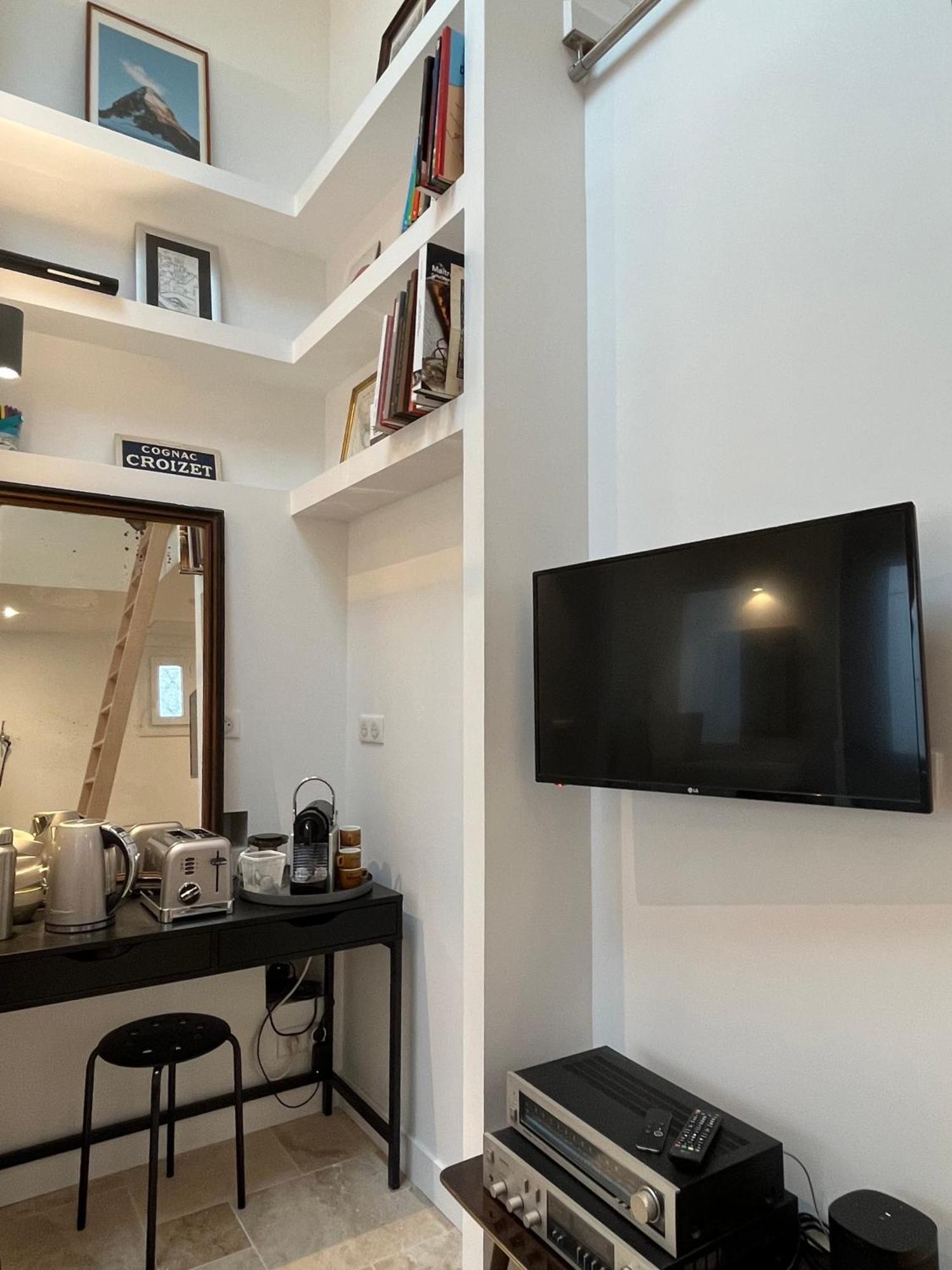 Loft Avec Terrasse Et Jardin Apartment Angouleme Luaran gambar