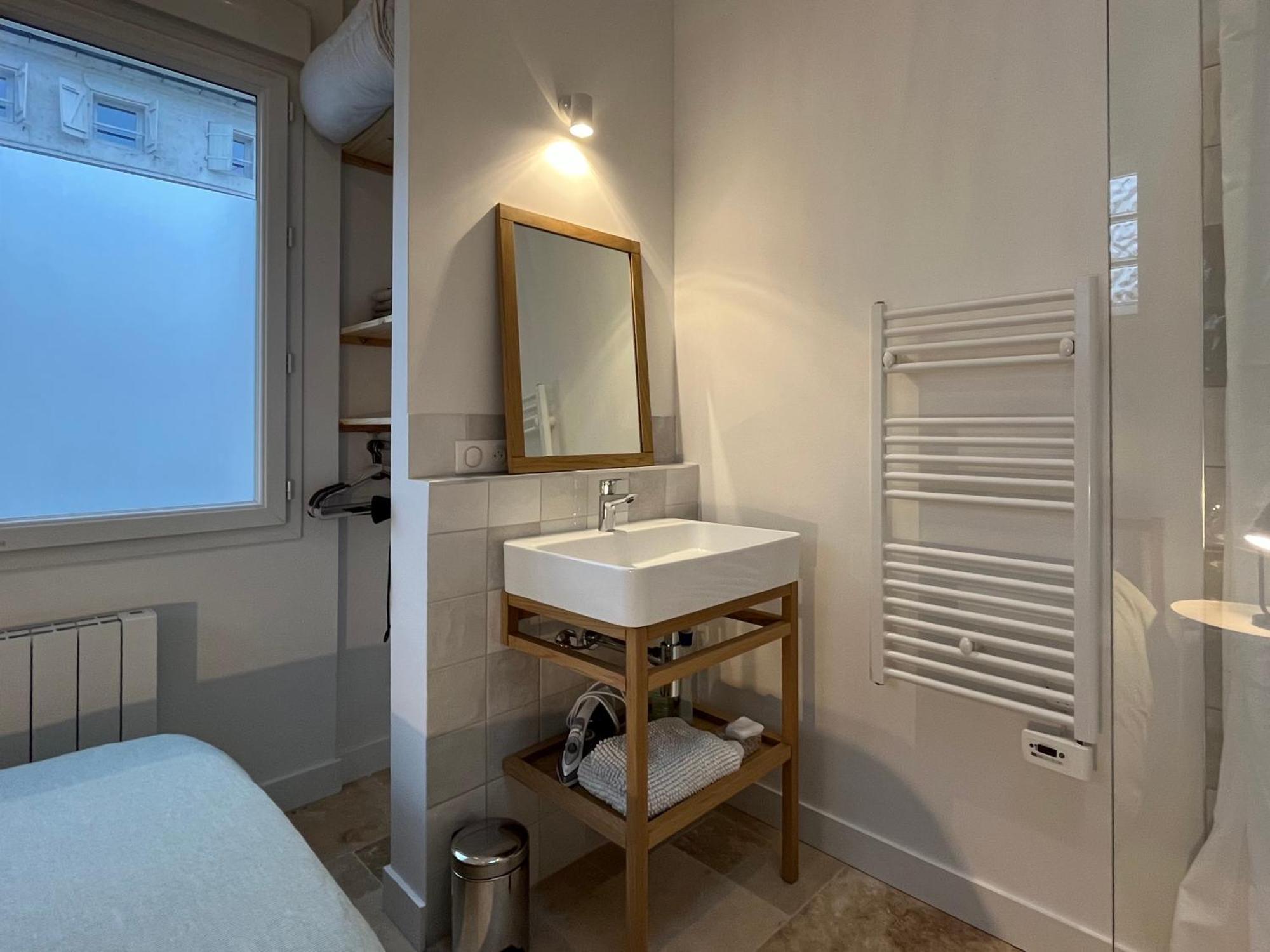 Loft Avec Terrasse Et Jardin Apartment Angouleme Luaran gambar