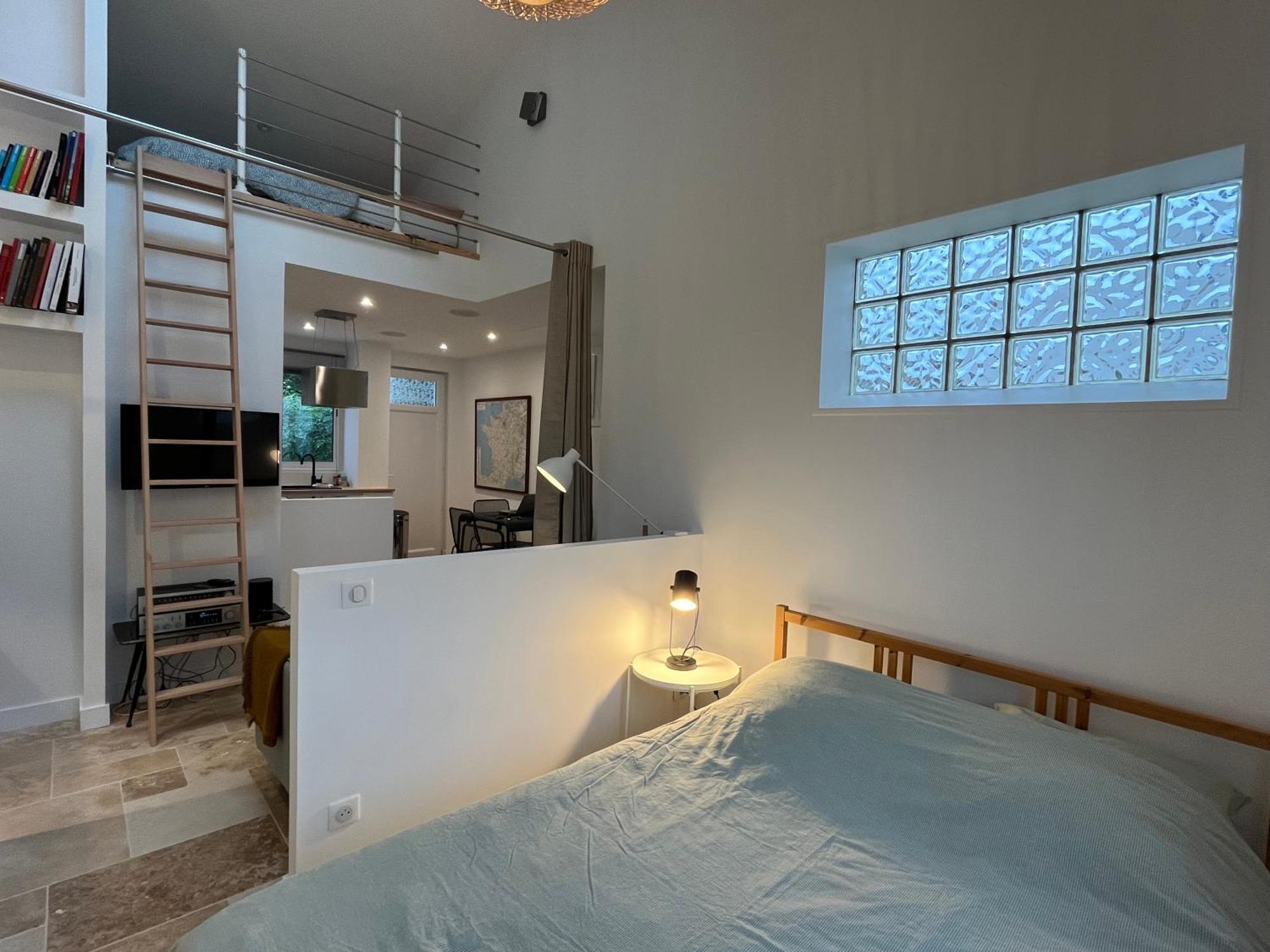 Loft Avec Terrasse Et Jardin Apartment Angouleme Luaran gambar