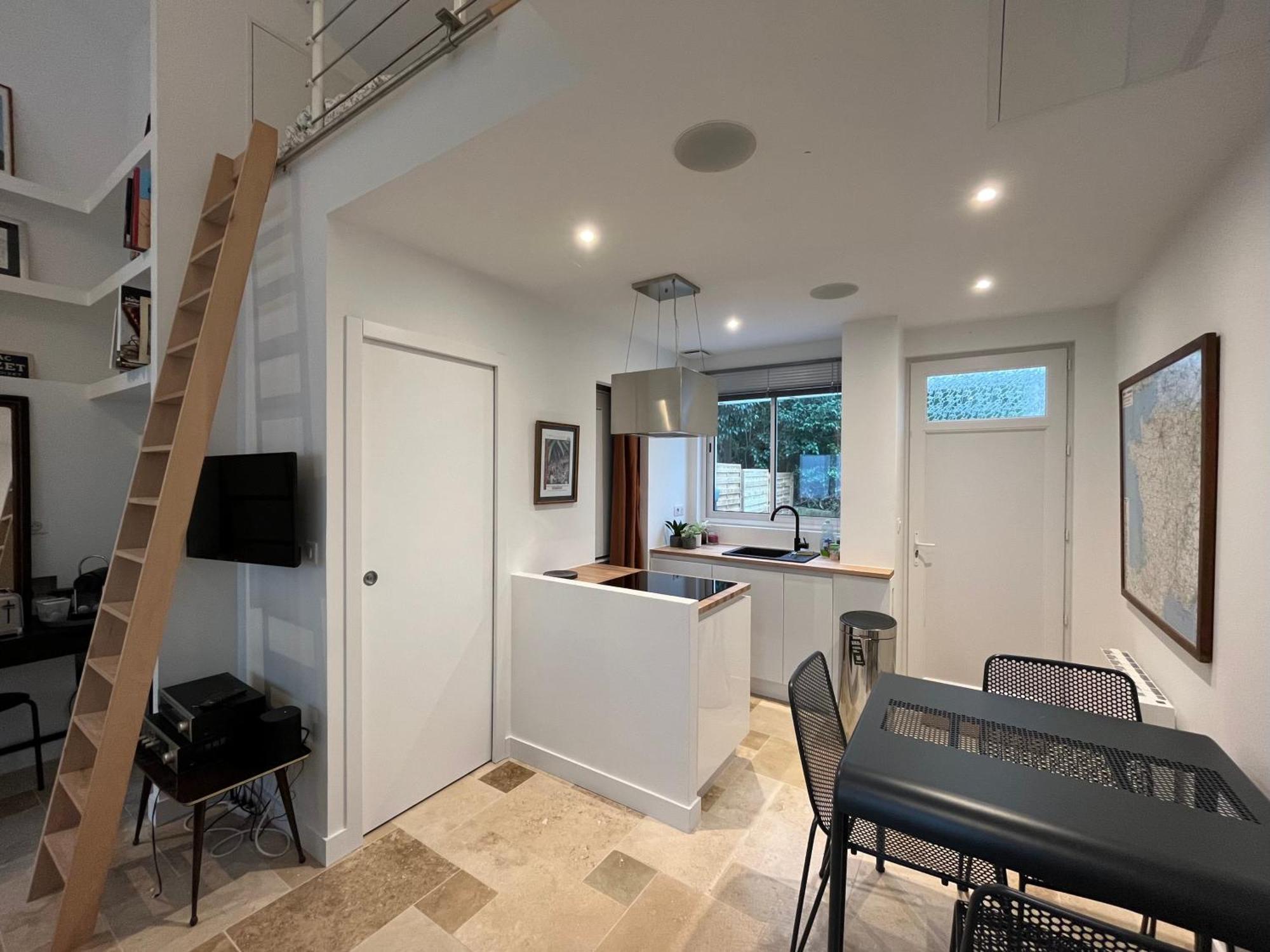 Loft Avec Terrasse Et Jardin Apartment Angouleme Luaran gambar